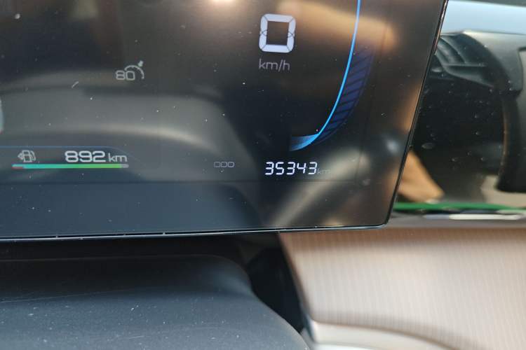 Used BYD Song Pro New Energy 2023 Champion Edition DM-i 71KM Beyond Model Odometer Close Up