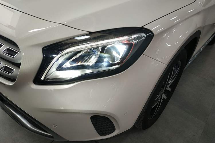 Used Mercedes-Benz GLA 2017 GLA 200 Fashion Model Left Front Headlight