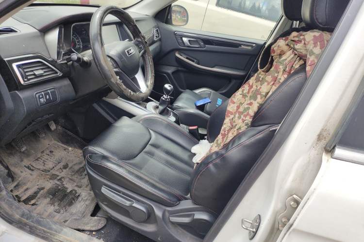 Used Zotye Domy X5 2017 Upgraded Model 1.5T Manual Luxury Version Left Front Seat