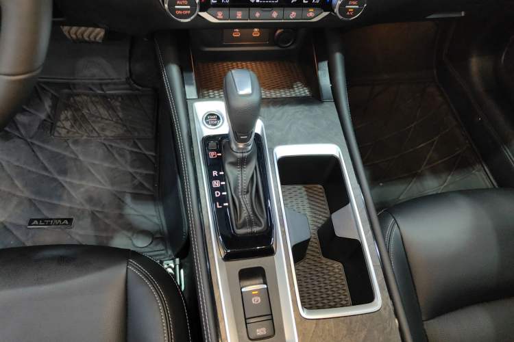 Used Nissan Teana 2025 Model 2.0L XL-TLS Enjoyment Edition
