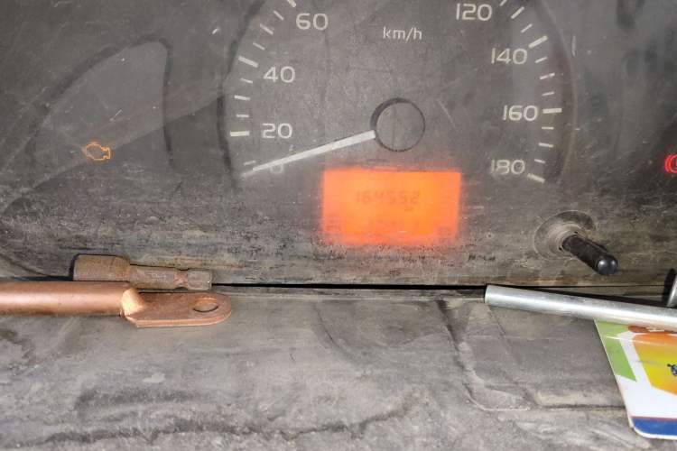 Used Wuling Rongguang Small Truck 2017 1.2L Double-Cab Basic Model LSI Odometer Close Up