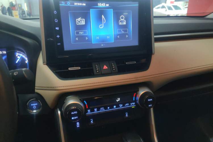 Used Toyota RAV4 2020 Dual-Motor 2.5L E-CVT Four-Wheel Drive Flagship Edition Audio And AC Panel