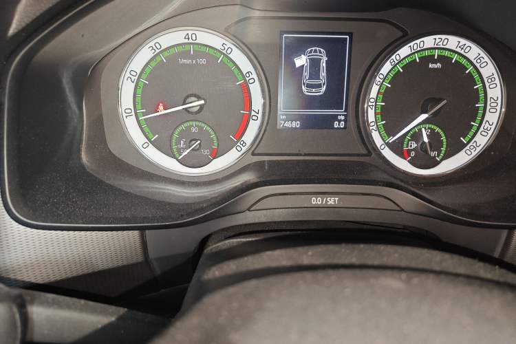 Used Skoda Kodiaq 2017 TSI330 5-seat Two-Wheel Drive Comfort Edition Odometer Close Up