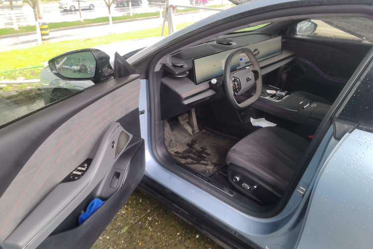 Used Geely Galaxy E8 2025 620 km All-Wheel Drive Starship LiDAR-Enabled Intelligent Driving Version Driver Seat