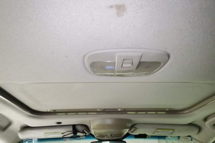 Used SsangYong Rexton W 2014 2.0T Four-Wheel Drive Luxury Navigation Version with 5 Seats
