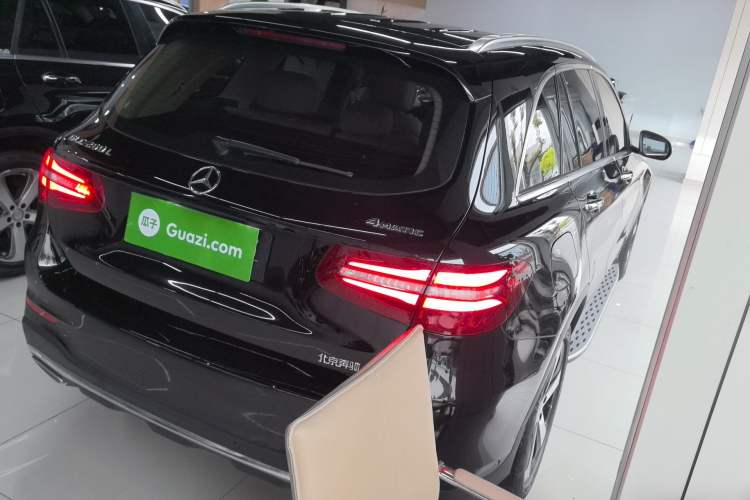 Used Mercedes-Benz GLC 2019 GLC 260 L 4MATIC Luxury Model Rear Right 45 Deg