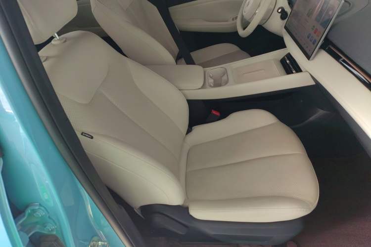 Used Baojun Yunhai 2024 140km Plug-in Hybrid Version
