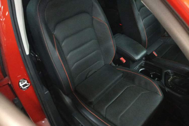 Used Volkswagen Tiguan L 2017 380TSI Automatic All-Wheel Drive Supreme Flagship Edition Right Front Seat