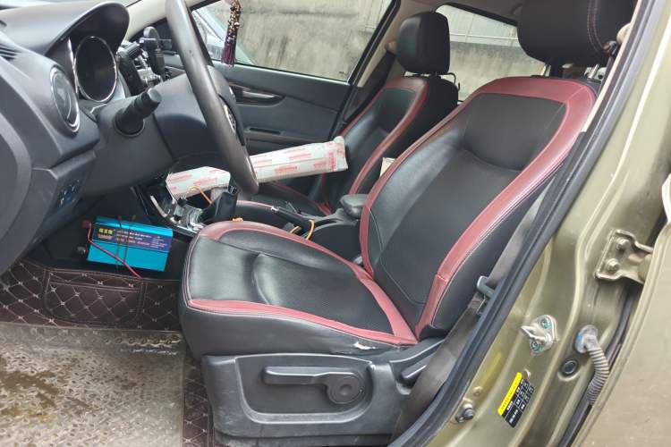 Used HYOSOW S3 2014 1.5L Comfort Version China IV Emission Standard Left Front Seat