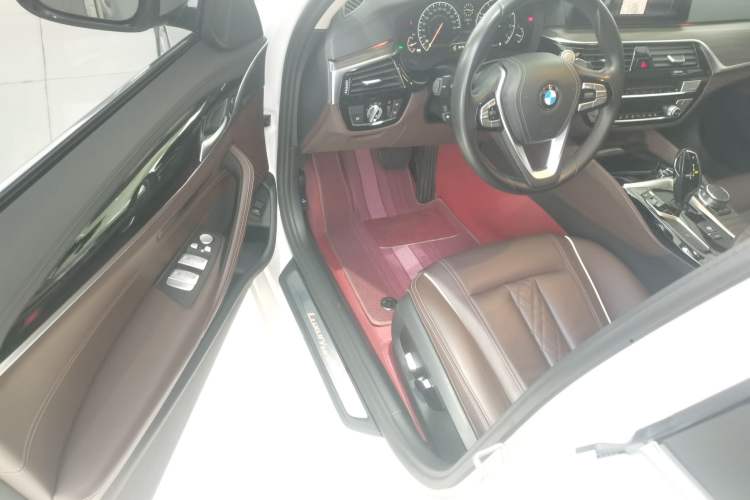 Used BMW 5 Series 2019 Facelifted 530Li Leading Edition Luxury Package Driver Seat