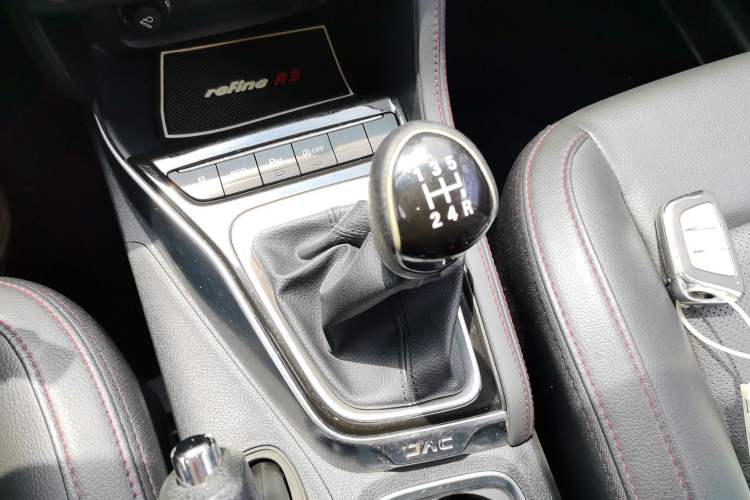Used JAC Group Refine R3 2018 1.6L Manual Luxury Model Gear Lever