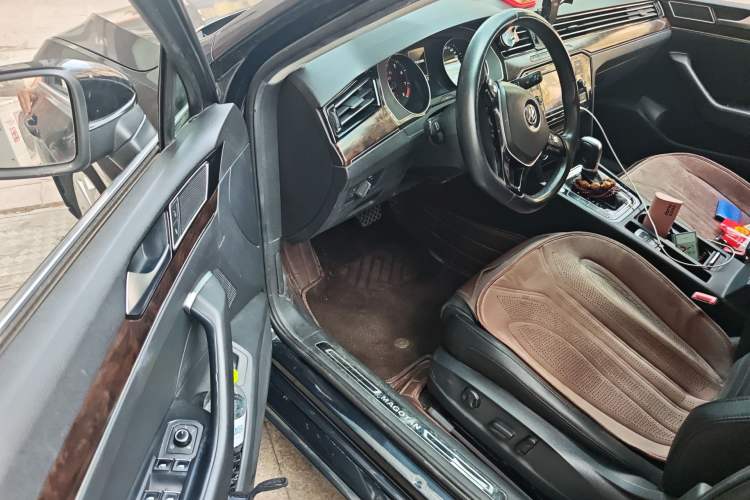 Used Volkswagen Magotan 2018 330TSI DSG Luxury Model Driver Seat