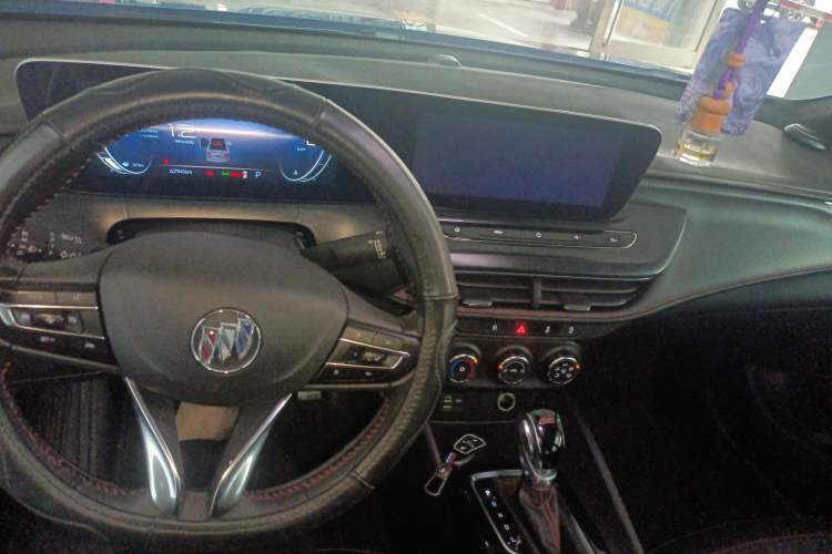 Used Buick Verano 2022 Pro GS Wind-Chasing Edition Center Console