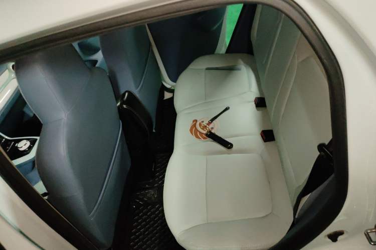 Used Dongfeng NAMMI BOX 2022 Revised Light Wind Edition 201 km Standard Version Left Rear Seat