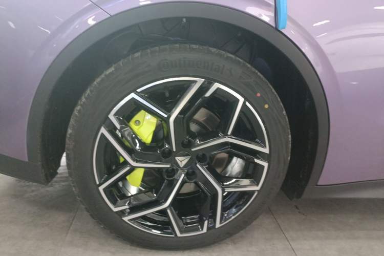 Used Deepal L06 2026 Model 560Ultra+ Laser Edition Right Rear Wheel Hub