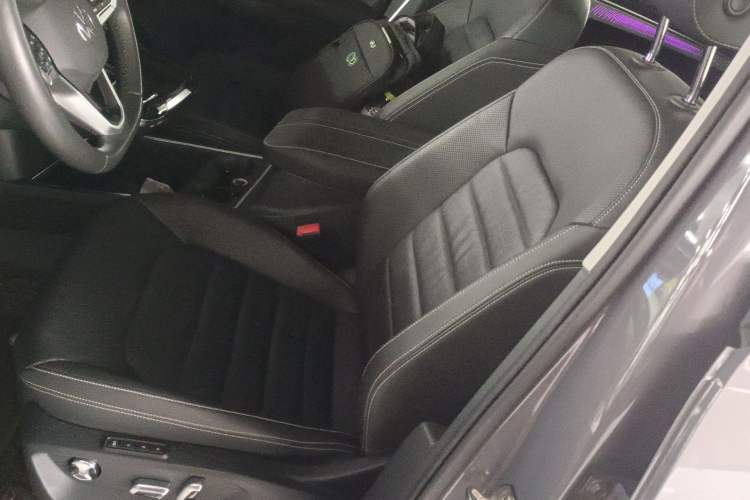 Used Volkswagen Talagon 2021 330TSI Two-Wheel-Drive Luxury Edition – Scenic Version Left Front Seat