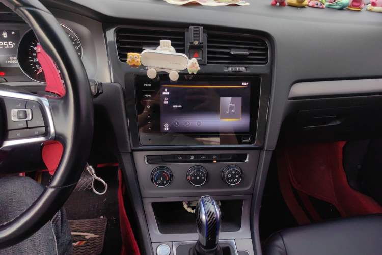 Used Volkswagen Golf 2016 1.6L Automatic Fashion Model
