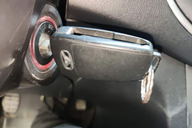 Used Cowin C3R 2015 1.5L Manual Gold Diamond Edition