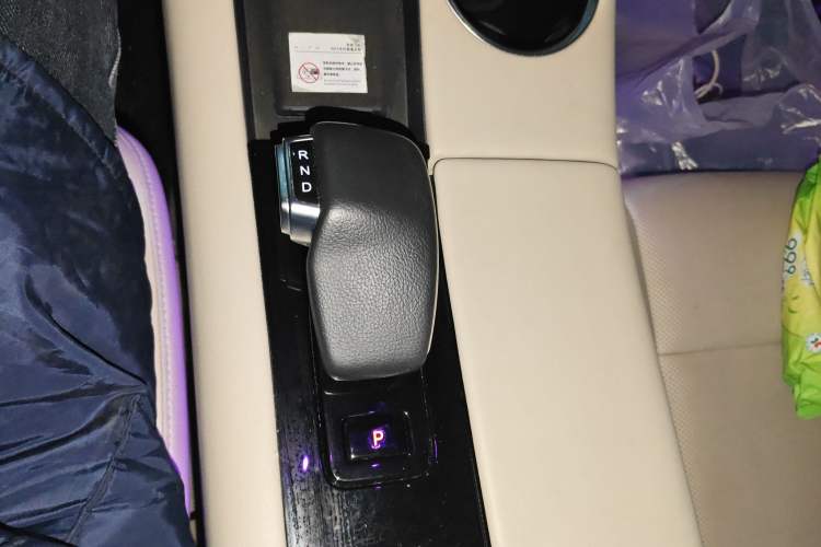 Used Hima AITO M5 2022 Extended-Range Four-Wheel Drive Flagship Edition Gear Lever