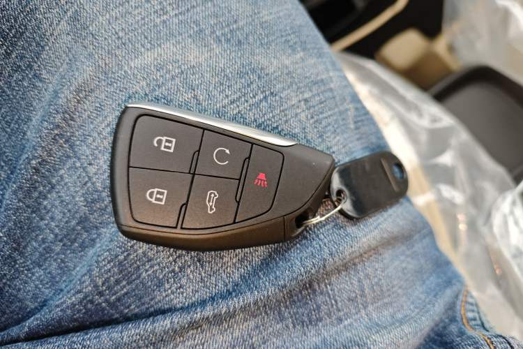 Used Buick GL8 New Energy 2025 Lushang First-Drive Edition 7-Seater
