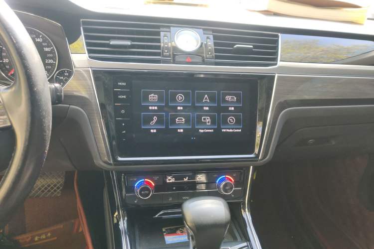 Used Volkswagen Phideon 2018 Revised Version 380TSI Two-Wheel Drive Business Edition
