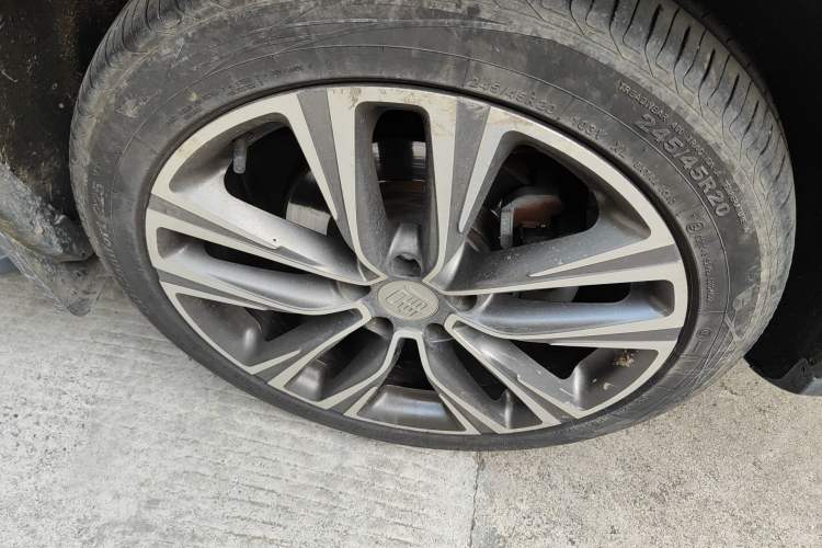 Used BYD Tang 2018 2.0T Automatic Smart Connect Prestige 7-Seater China V Standard Right Front Wheel Hub