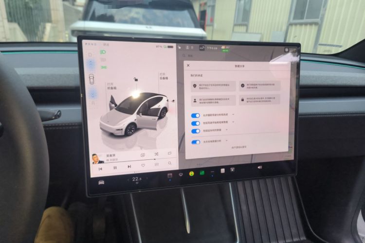 Used Tesla Model Y L 2025 Model Long-Range All-Wheel-Drive Version
