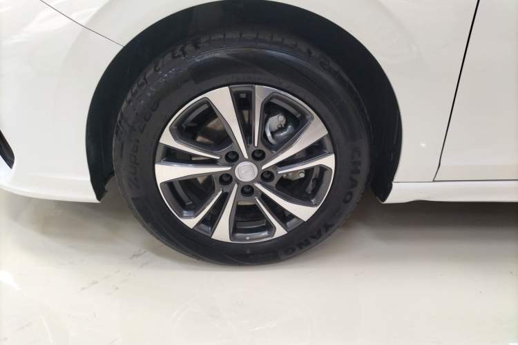 Used CHANGAN Eado 2024 PLUS Blue Whale NE 1.4T GDI DCT High-Energy Edition Left Front Wheel Hub