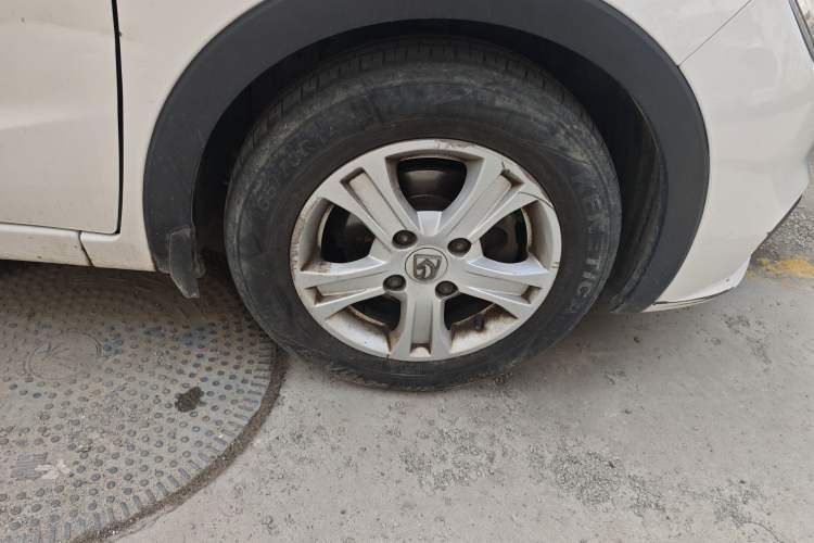 Used Baojun 310 2016 1.2L manual Comfort trim level Right Front Wheel Hub