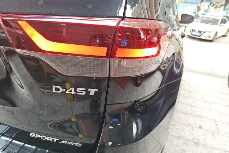 Used Toyota Highlander 2018 2.0T Four-Wheel Drive Knight Edition 7 Seats China VI Standard Right Rear Taillight