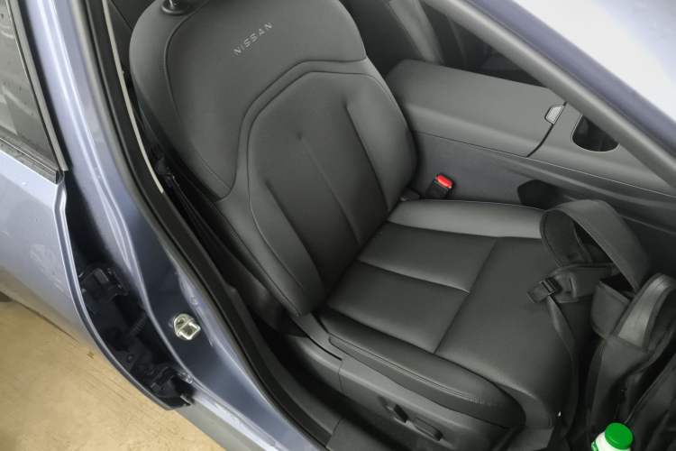 Used Nissan N6 2026 Model 180 Max Right Front Seat