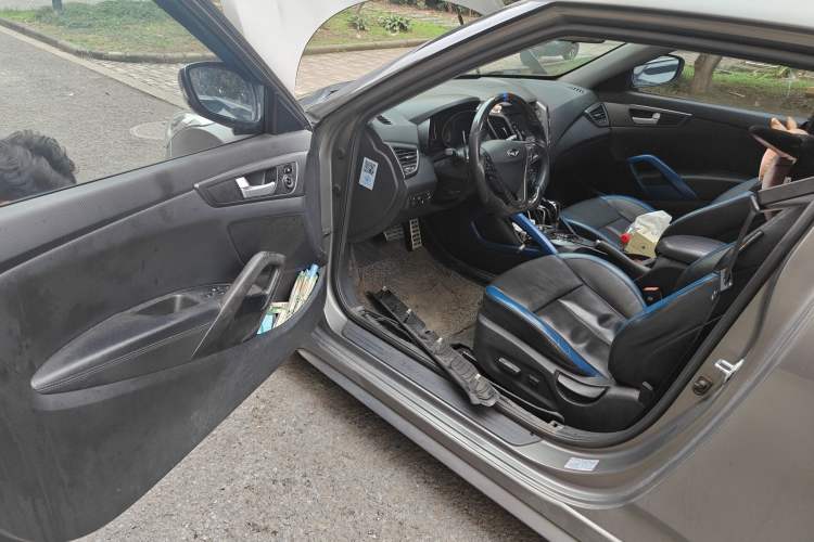 Used Hyundai Veloster 2012 1.6T Automatic Luxury Edition