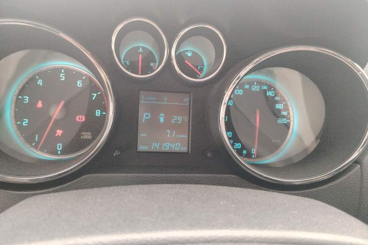 Used CHANGAN CS35 2015 1.6L Automatic Prestige Model China V Standard
