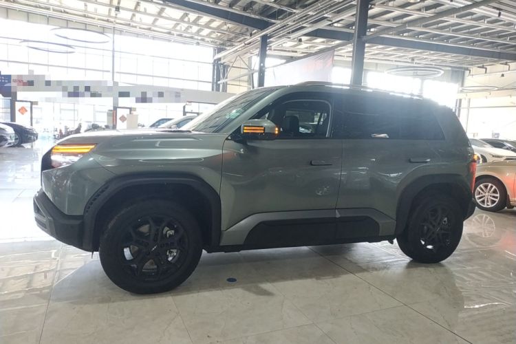 Used Formula Leopard Titanium 3 2025 501 km Range Rear-Wheel Drive Intelligent Driving Max Edition