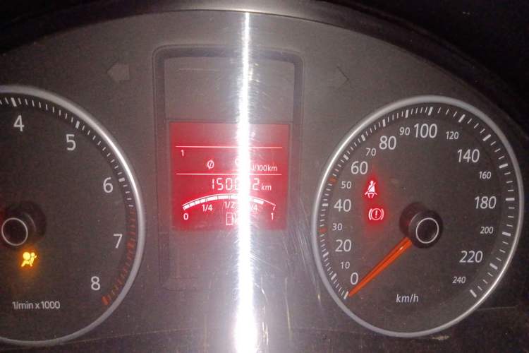 Used Volkswagen Bora 2012 1.6L Manual Fashion Edition Odometer Close Up