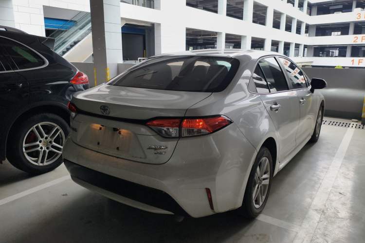 Used Toyota Levin 2019 185T CVT Luxury Edition China VI Standard Rear Right 45 Deg