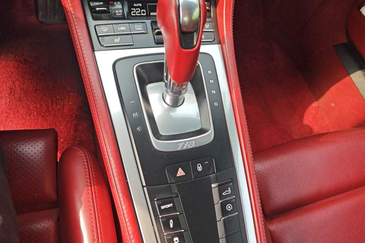 Used Porsche 718 2016 Cayman 2.0T
