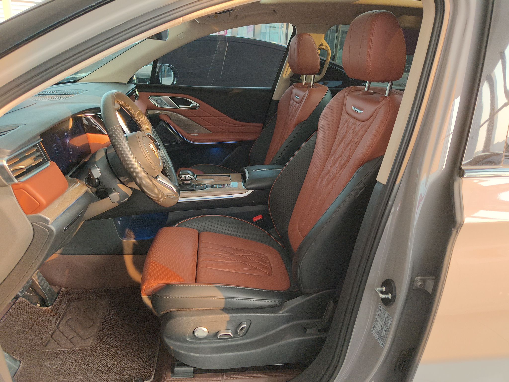 المقاعد الأمامية داخل السيارة