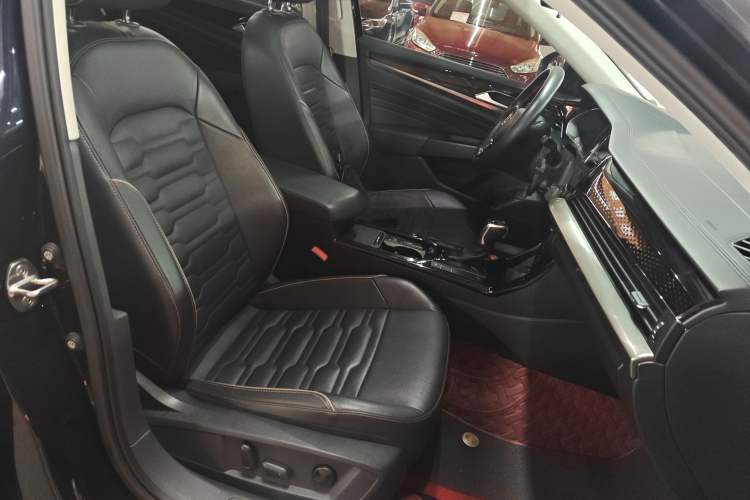 Used Volkswagen Passat 2020 Facelift 330TSI Elite Edition China VI Standard Right Front Seat