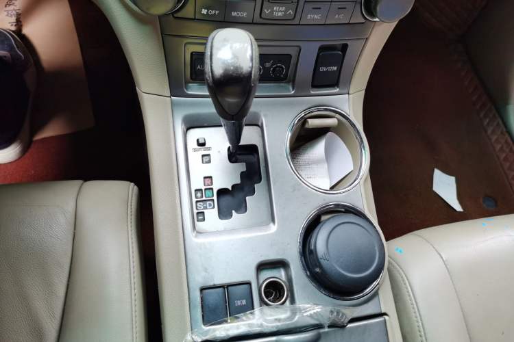 Used Toyota Highlander 2012 2.7L Two-Wheel Drive 7-Seater Luxury Edition Gear Lever