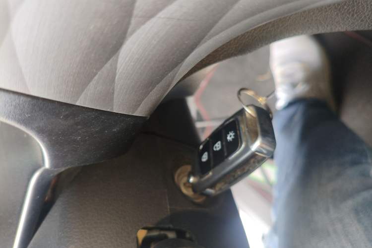 Used Jinbei Gold Hiace 2021 1.5L Passenger Van Travel Lion 6-Seater Vehicle Key