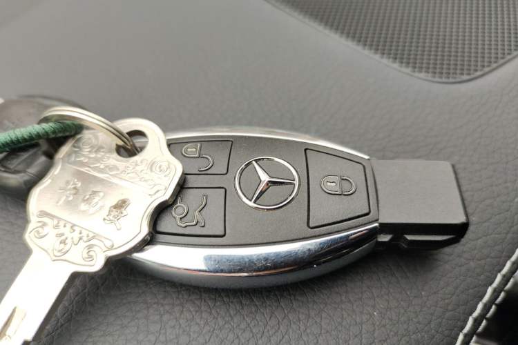 Used Mercedes-Benz GLC 2016 GLC 260 4MATIC Luxury Model