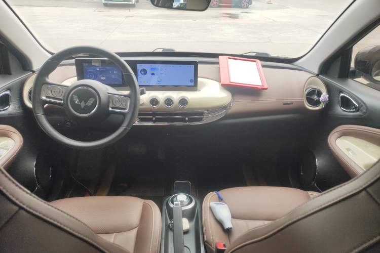 Used Wuling Bingo 2023 203km Comfort Edition Center Console