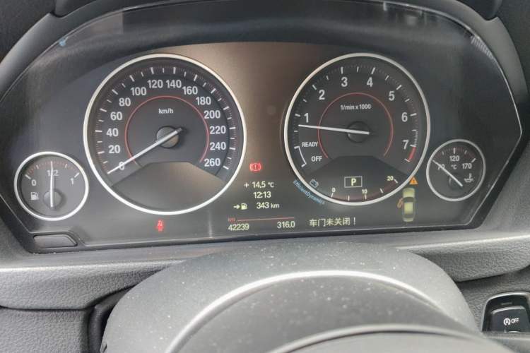 Used BMW 3 Series 2014 328i M Sport Edition Odometer Close Up