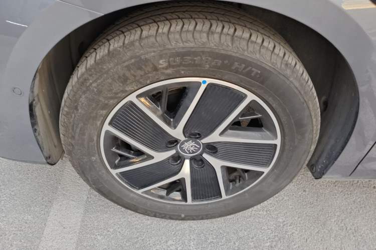 Used BYD Qin L 2025 DM-i Smart Drive 120KM Leading Model
