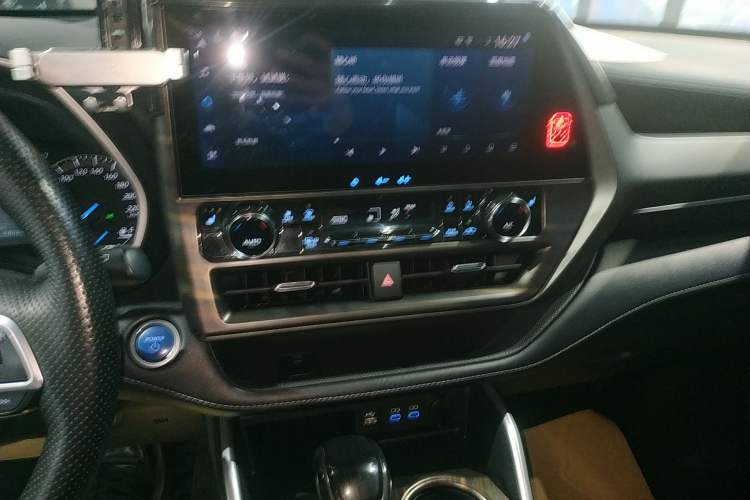 Used Toyota Highlander 2022 Dual-Engine 2.5L Four-Wheel Drive Prestige Version 7 Seats
