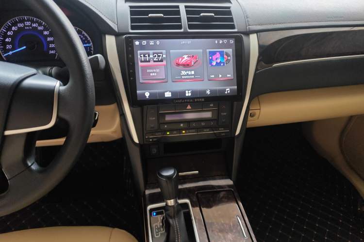 Used Toyota Camry 2016 2.0E 10th Anniversary Elite Edition
