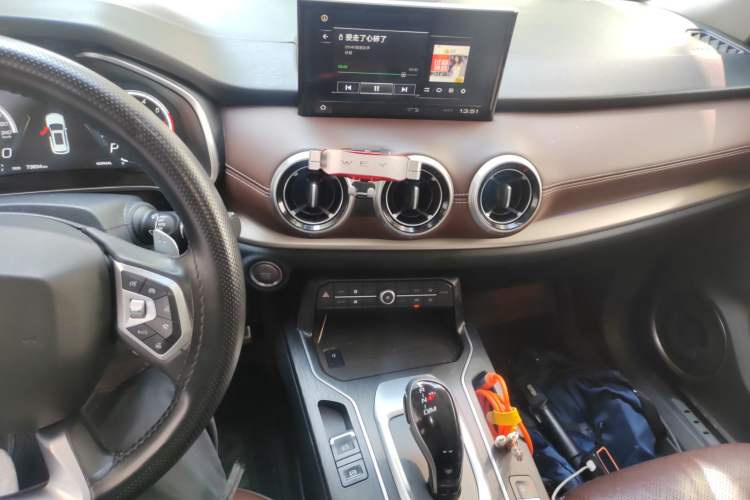 Used Wey VV6 2018 2.0T Two-Wheel Drive Flagship Version China V Standard Audio And AC Panel