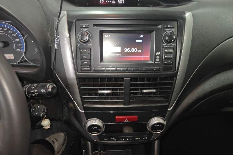 Used Subaru Forester 2011 2.5XS Automatic Luxury Edition Audio And AC Panel