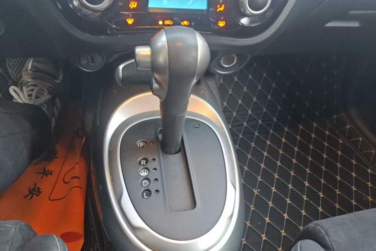 Used Infiniti ESQ 2014 1.6L Spontaneous Edition